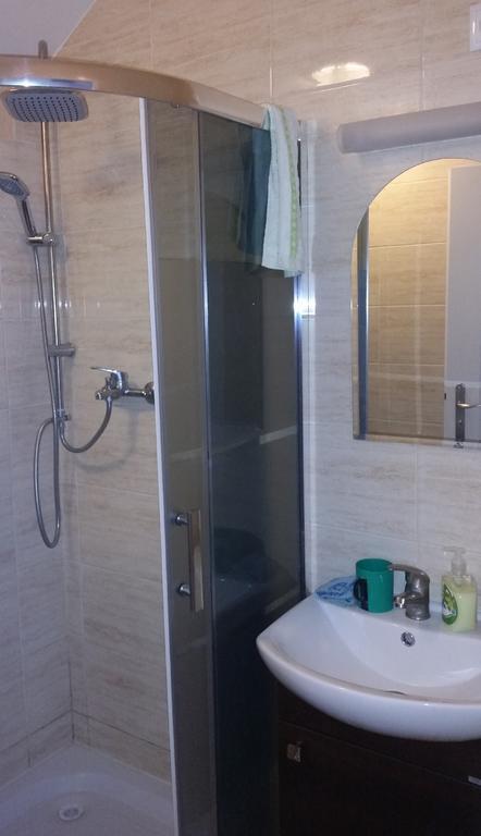 Sosnowy Dworek Apartment Jozefow  Ngoại thất bức ảnh