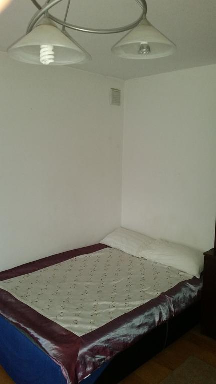 Sosnowy Dworek Apartment Jozefow  Ngoại thất bức ảnh