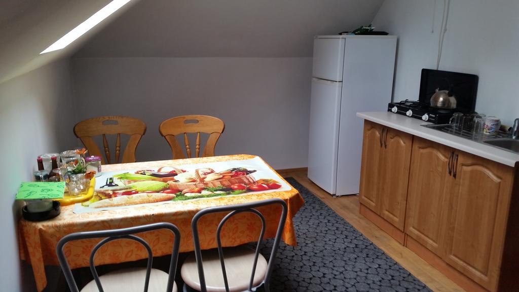 Sosnowy Dworek Apartment Jozefow  Ngoại thất bức ảnh